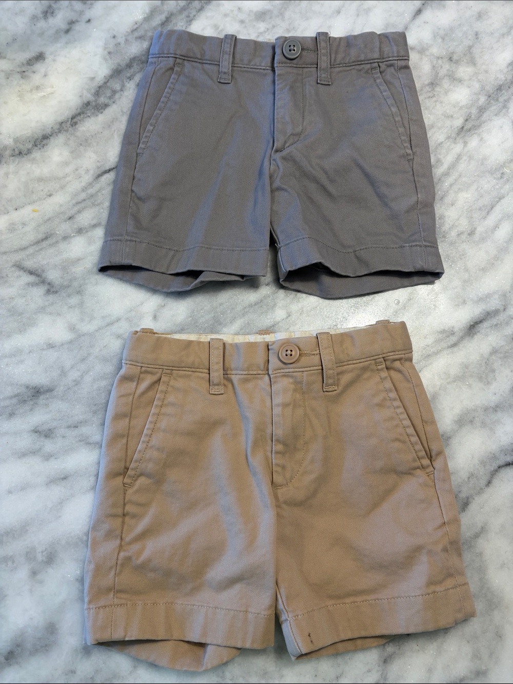 2 Pairs of 2T Crewcuts Boys Gray and Khaki Cotton Shorts
